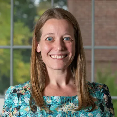 Headshot of Stephanie Nichols